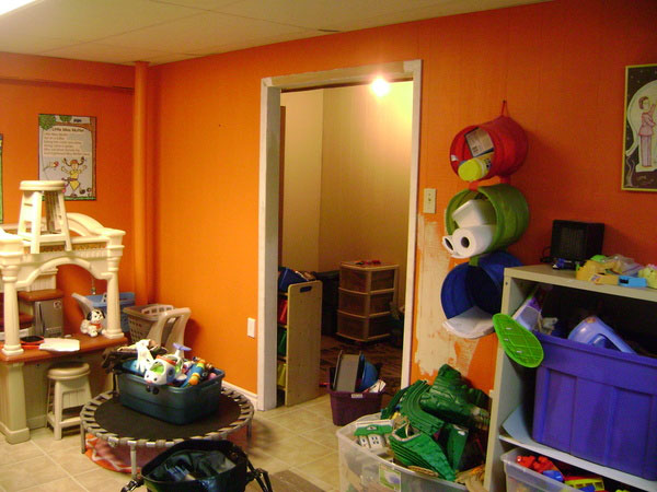 Salle de jeux pour enfants Orange Walls