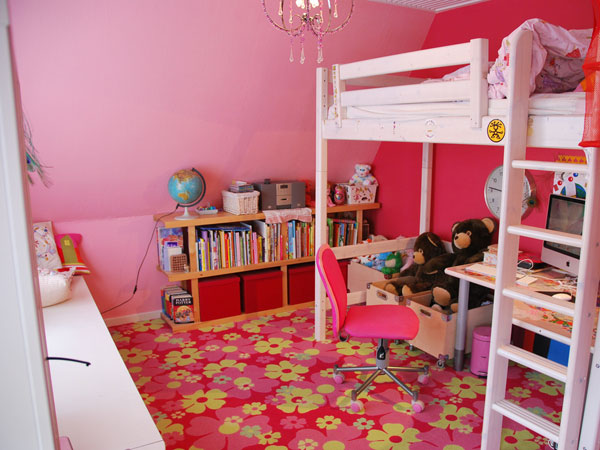 Salle de jeux pour enfants à thème rose