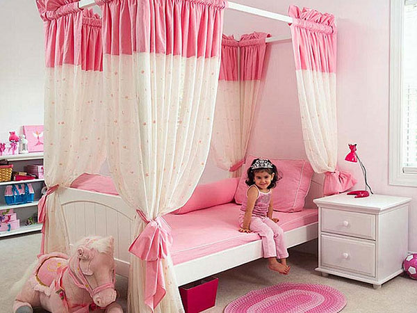 חדר שינה של הנסיכה הוורוד