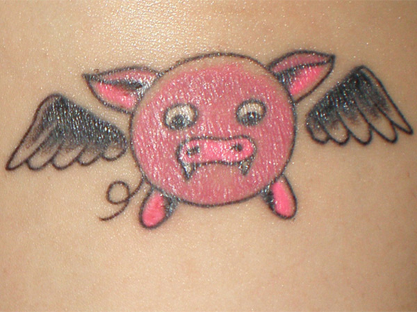 Tatouage de cochon rose