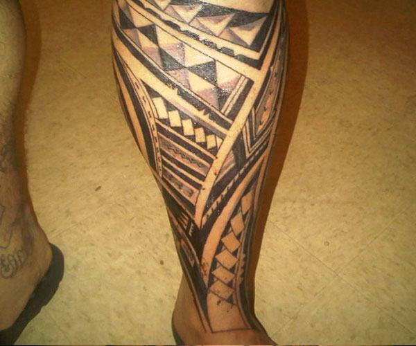 Conception de tatouage de jambe
