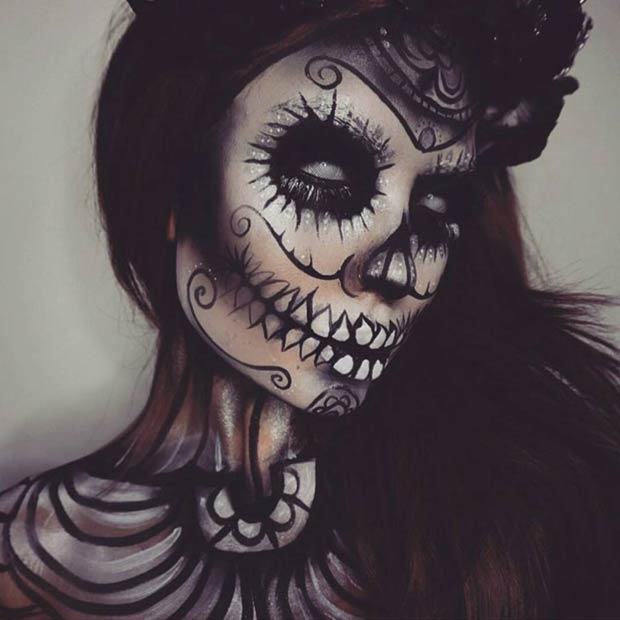 Look de maquillage Halloween effrayant tout noir de crâne de sucre