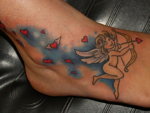 Beau tatouage de pied