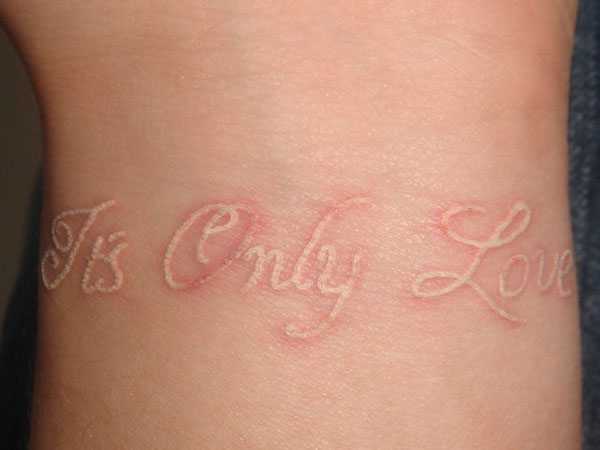 Amour Effacé Tatouage