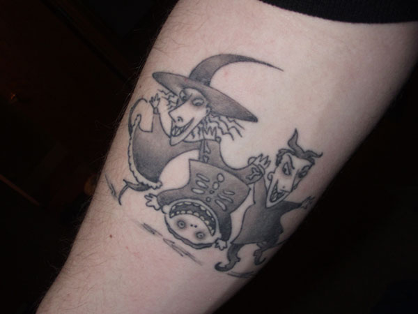Beau tatouage de sorcière