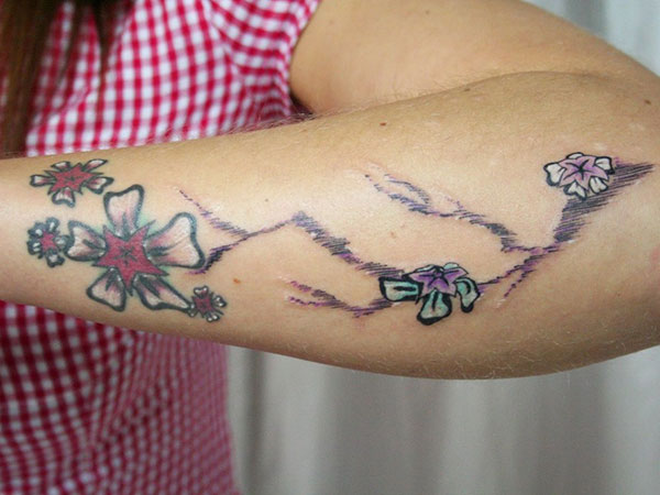 Tatouage De Grande Fleur