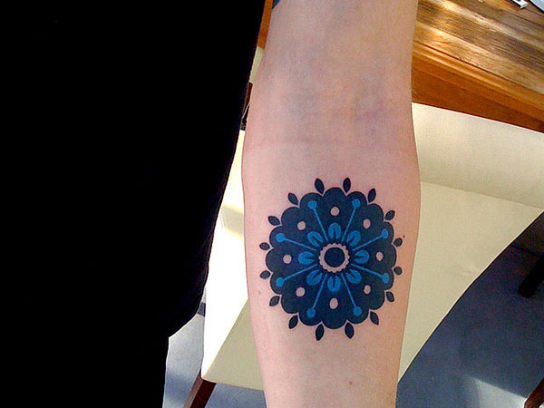 Beau tatouage de flux