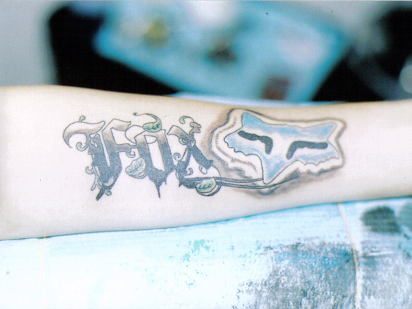 Καλλιγραφικό τατουάζ αλεπούς