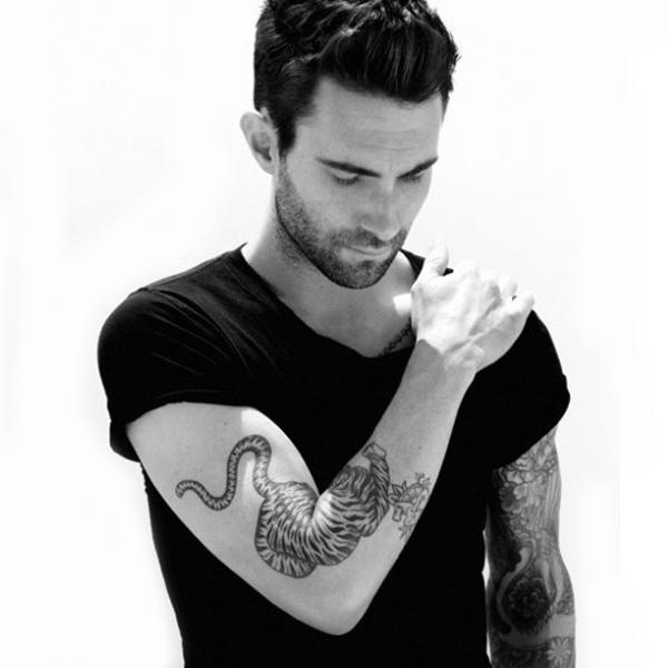 Tatouage bras gauche Adam Levine