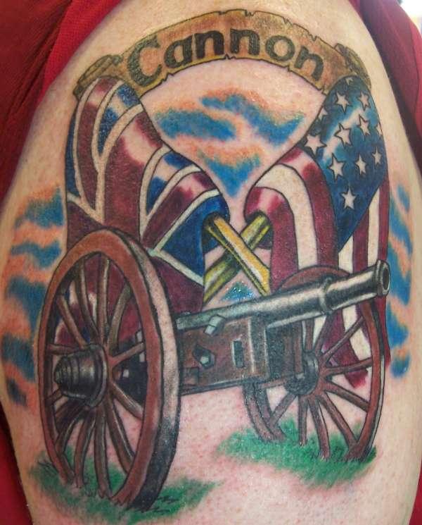 Αμερικανική σημαία Cannon Tattoo