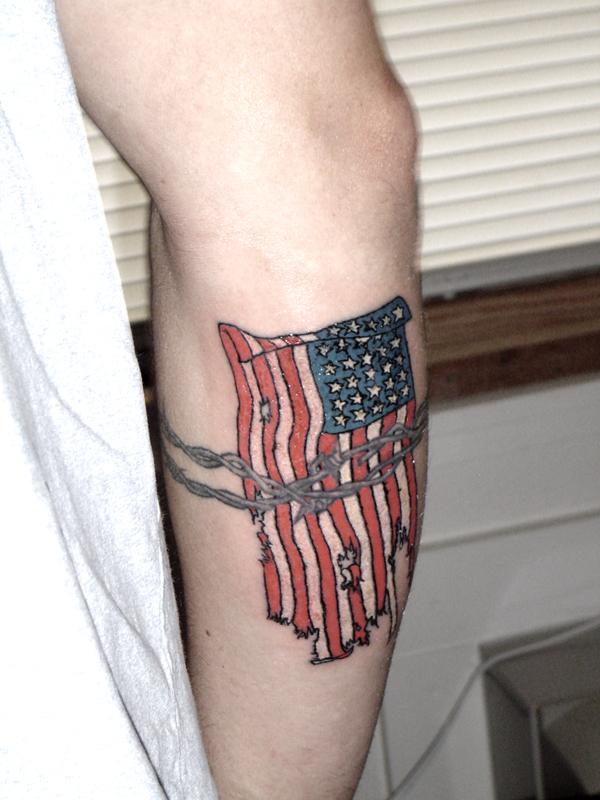 Σπασμένο τατουάζ αμερικανικής σημαίας