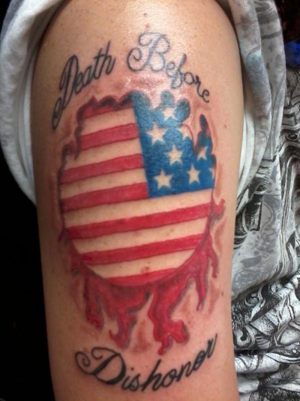 Αμερικανική σημαία για τατουάζ τιμής