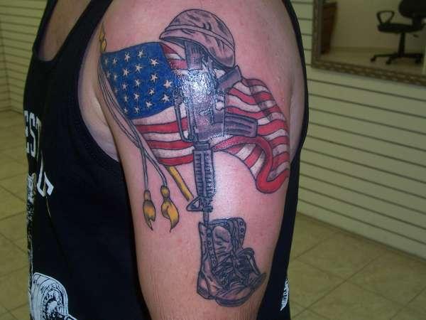 Πατριωτική αμερικανική σημαία τατουάζ