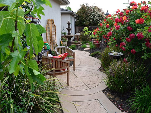 Backyard Circular Pavers Εξωραϊσμός