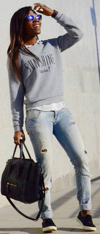 Ensemble en jean déchiré gris avec pull