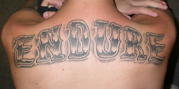 Ισχυρό γράμμα τατουάζ