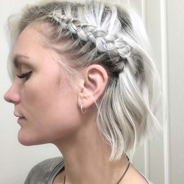 Tresse latérale avec anneaux pour cheveux