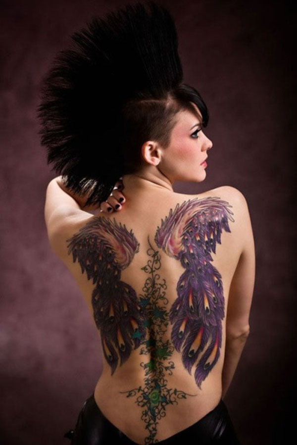 Tatouage de paon violet