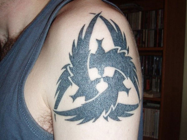 Tatouage Corbeau Triskele