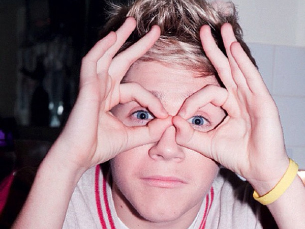 Peeping Niall Photo