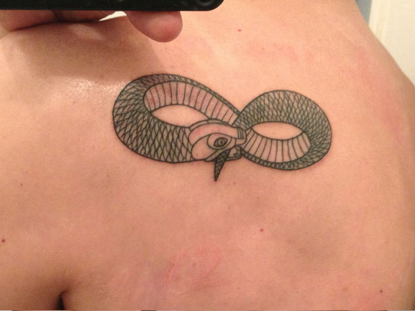 Tattoo Serpent haut du dos