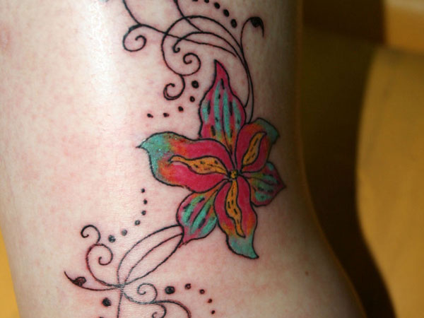 Tatouage de fleur vive