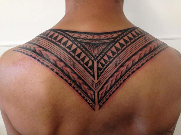 Tatouage de collier élégant