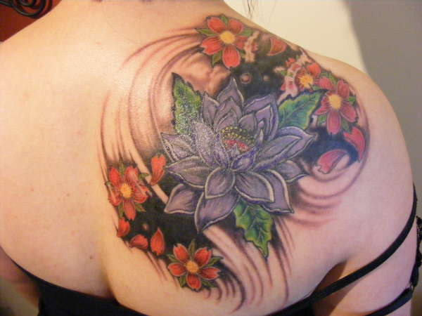 Tatouage Fleur Pourpre Élégant