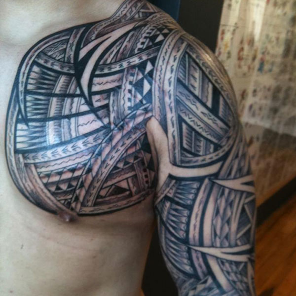 Φυλετικό Half Sleeve