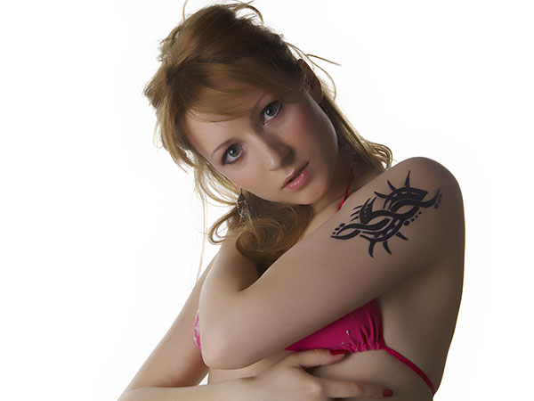 Γυναικείο φυλετικό τατουάζ
