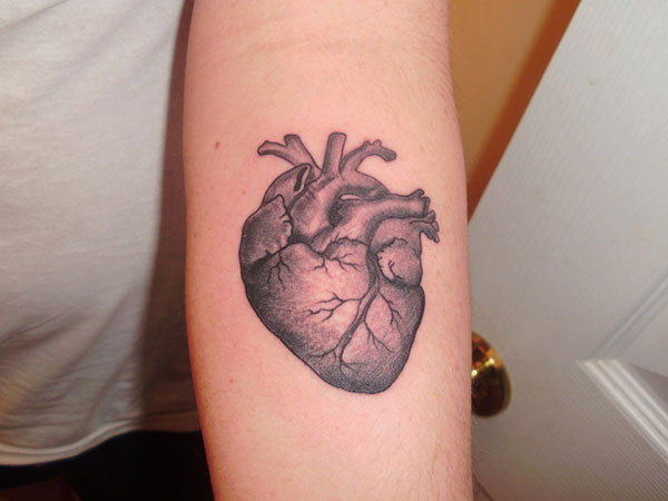 Tatouage Coeur Main