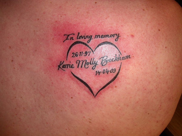 Tatouage de coeur de mémoire d'amour