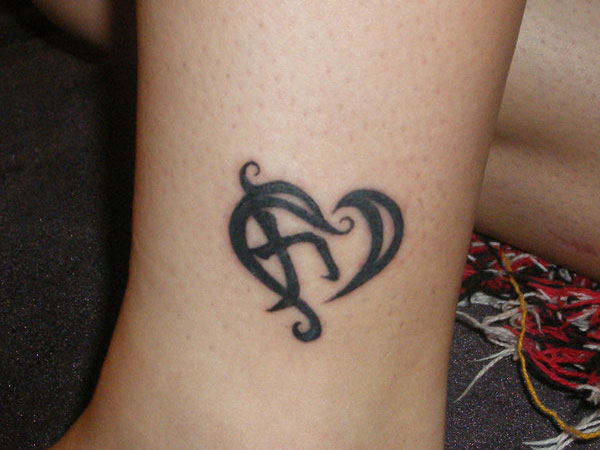 Tatouage coeur tribal