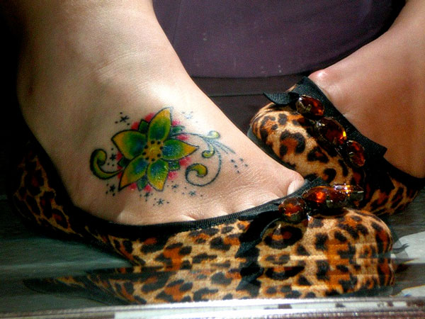 Tatouage Fleur Insolite