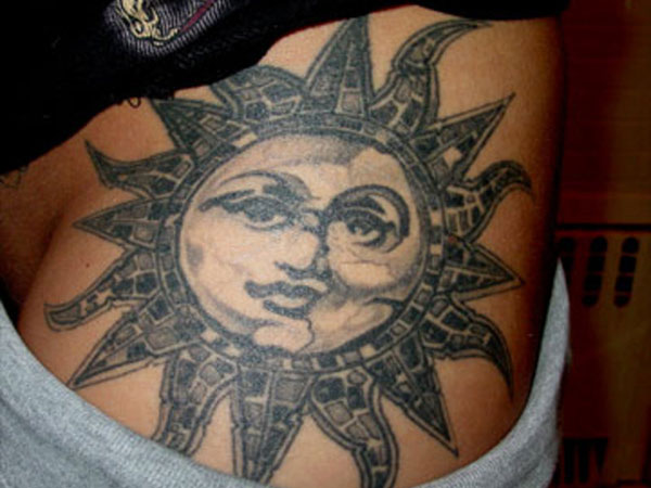 Tatouage Soleil Païen