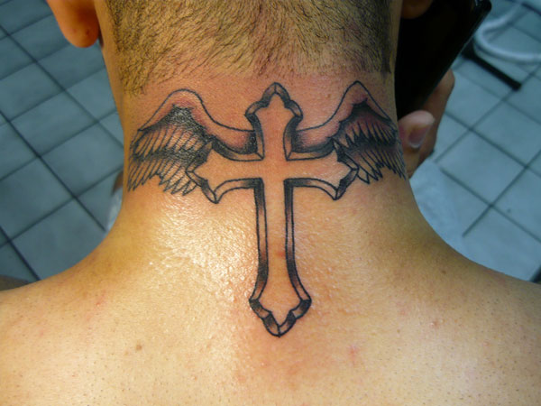 Ανδρικό σταυρό τατουάζ