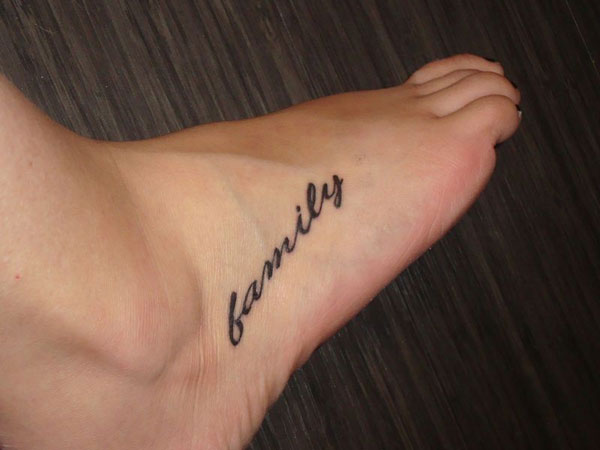 Tatouage de mot de pied