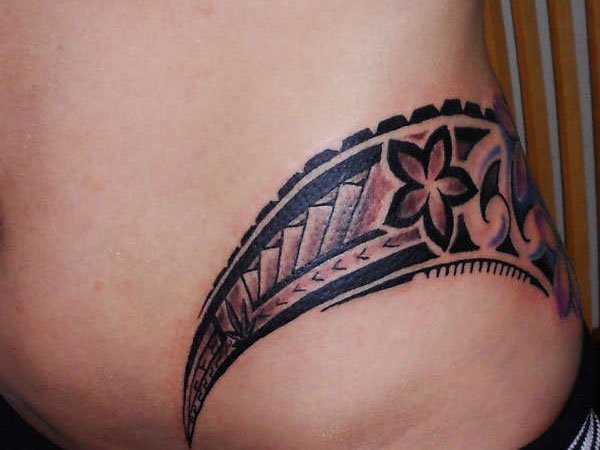 Ευαίσθητο μοτίβο τατουάζ