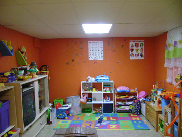 Salle de jouets au sous-sol