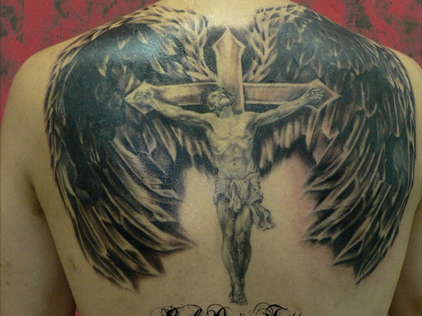 Tatouage Sacré Ailes