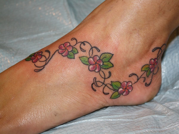 Tatouage Pied Plumeria