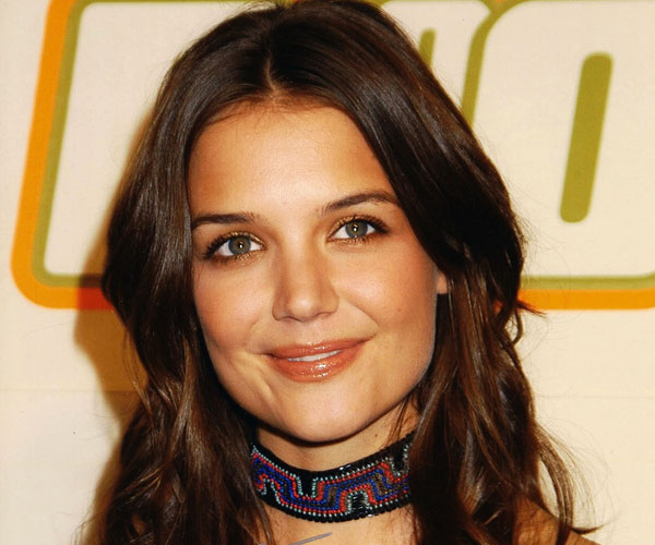 Katie Holmes καστανά μεσαία μαλλιά