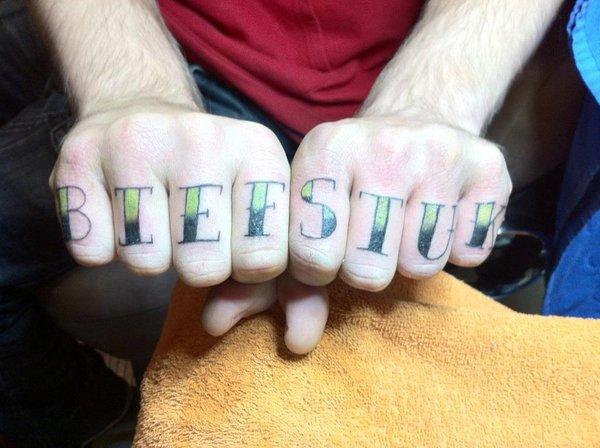 Biefstuk Knuckle Tattoo