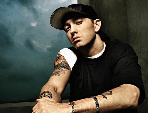 Eminem survole