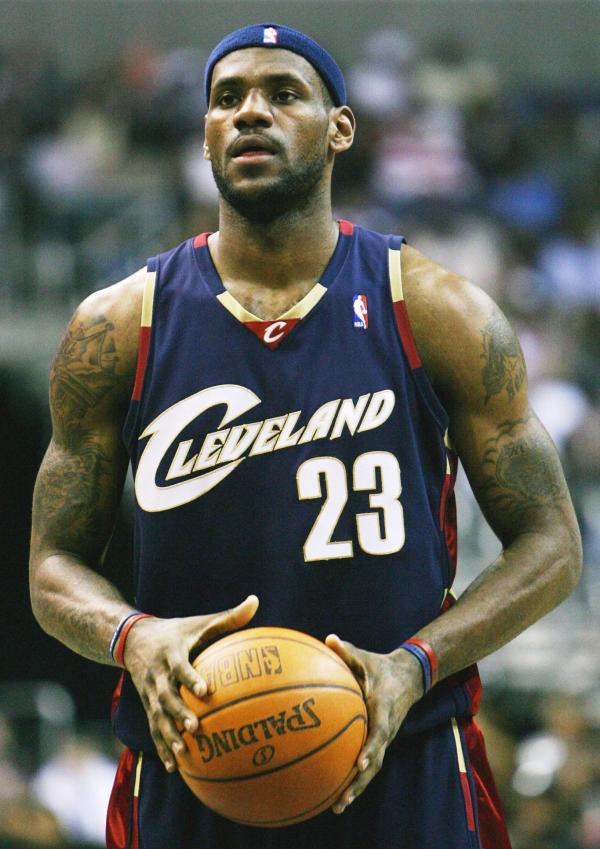 LeBron James en maillot bleu