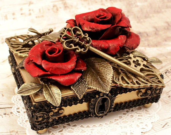 קופסת תכשיטי ורדים