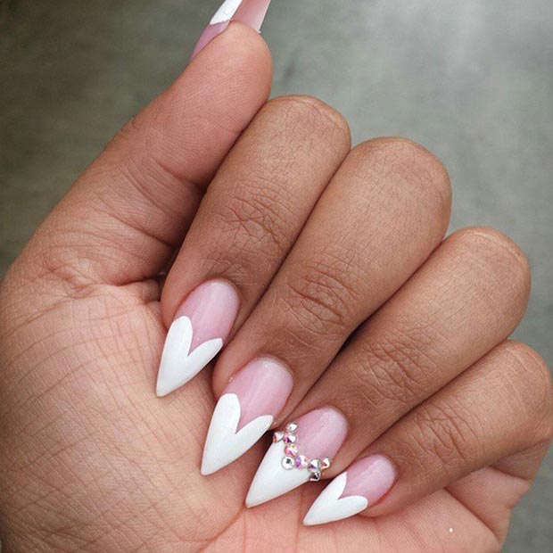 Ongles Stiletto En Forme De Coeur