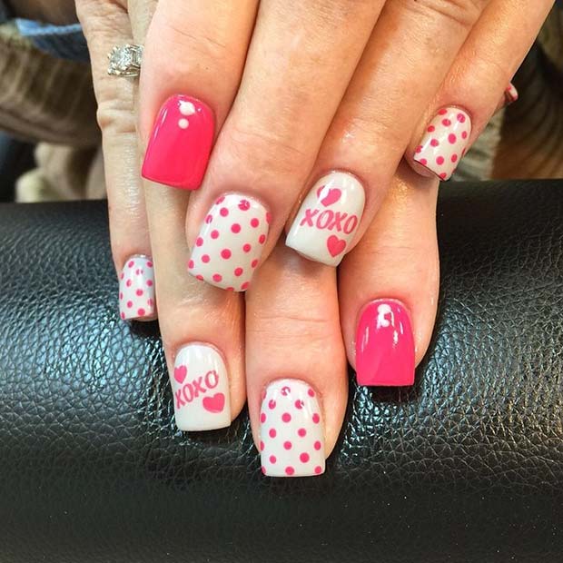 Ongles roses à pois pour la Saint-Valentin