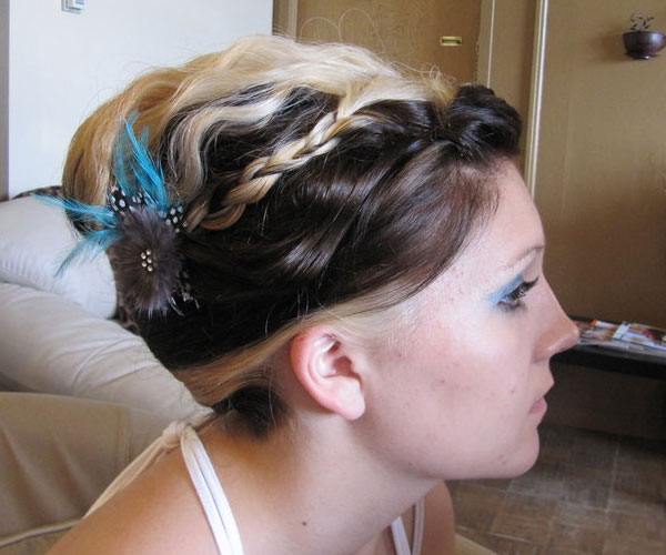 תסרוקת Prom Promo Updo