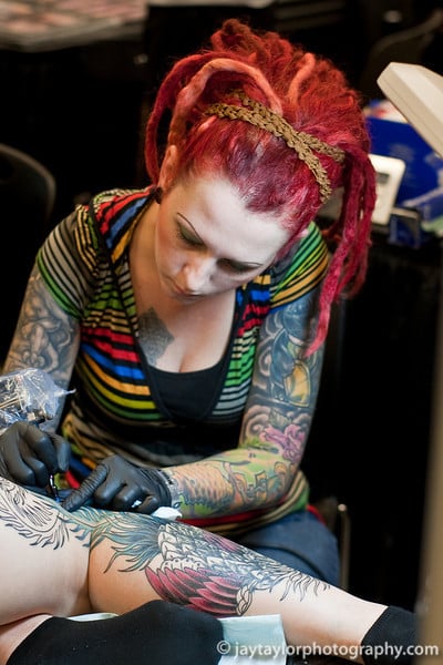 Vyvyn Lazonga διάσημοι καλλιτέχνες τατουάζ